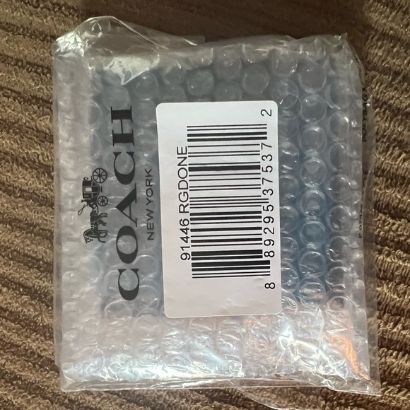 Coach SIGNATURE PAVE BAR STUD EARRINGS nwt rose gold - Picture 3 of 3